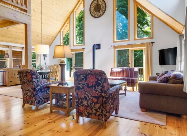 Gardiner, ME 04345,2 Streamside LN