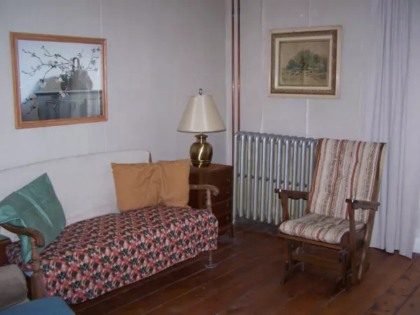 Mechanic Falls, ME 04256,23 Summer ST