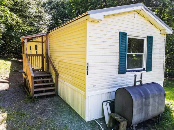 Vassalboro, ME 04989,939-941 Webber Pond RD