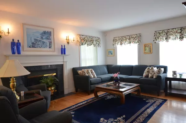 Kittery, ME 03904,16 Debra LN