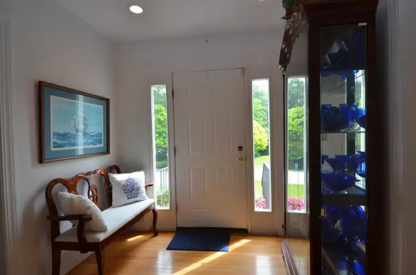 Kittery, ME 03904,16 Debra LN