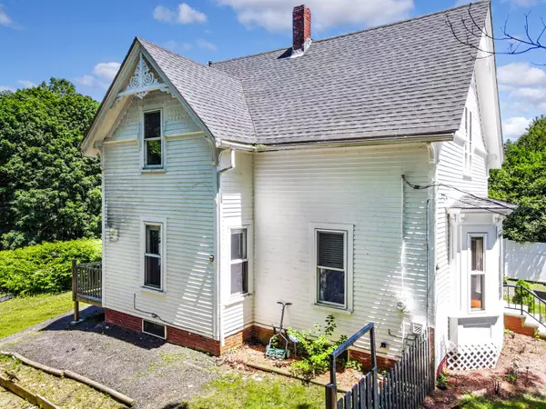 Warren, ME 04864,105 High ST