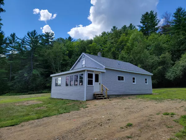 346 Middle St, Farmington, ME 04938