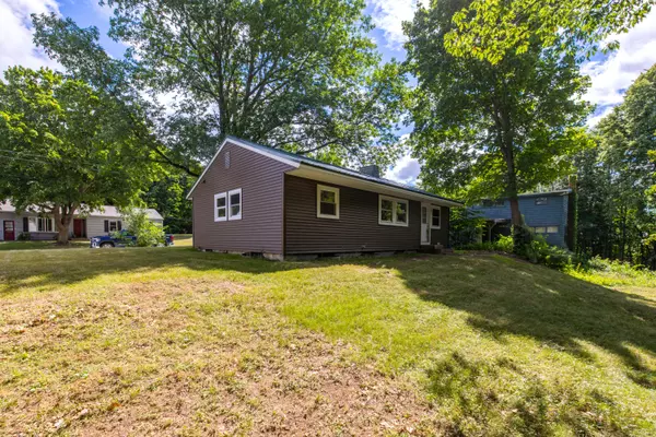 Auburn, ME 04210,10 Fairview CT