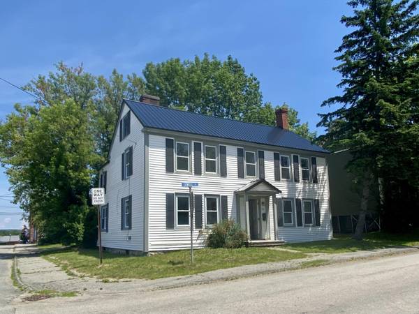 15 Lowell ST, Calais, ME 04619