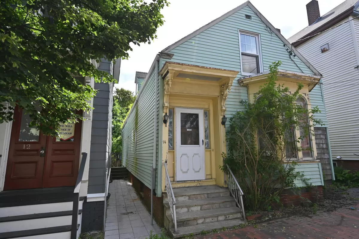 Portland, ME 04102,14 Dow ST