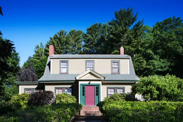 24 Mills RD, Newcastle, ME 04553