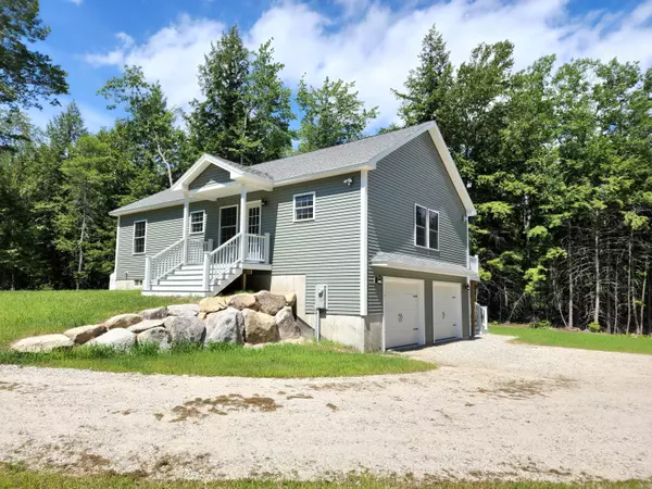 19 Garrison Woods DR, Gray, ME 04039