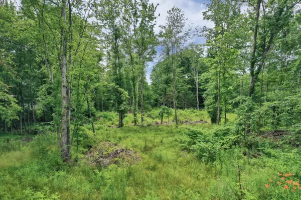 18 Surrey Lane, Eliot, ME 03903