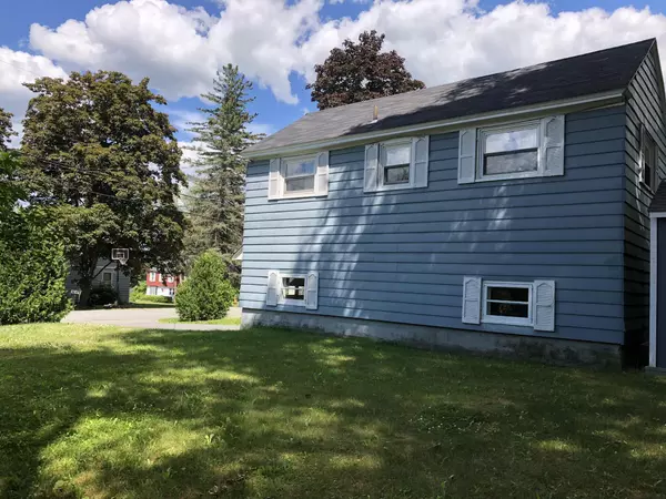 Waterville, ME 04901,9 Highland AVE