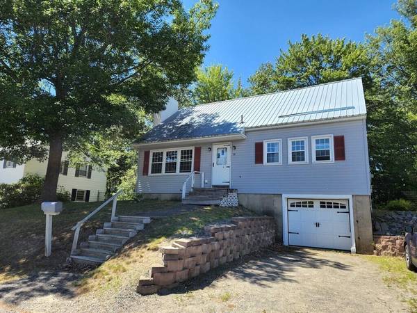 54 Vermont ST, Millinocket, ME 04462