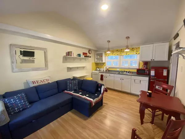 Ogunquit, ME 03907,488 Main ST #6