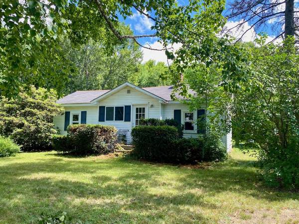 44 New ST, Monmouth, ME 04259