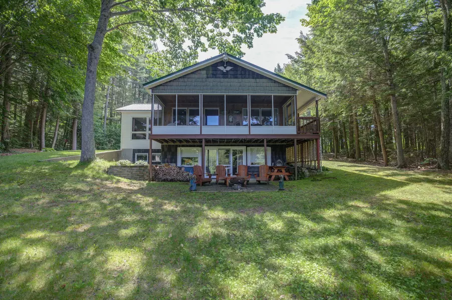 18 Briggs LN, Livermore, ME 04253