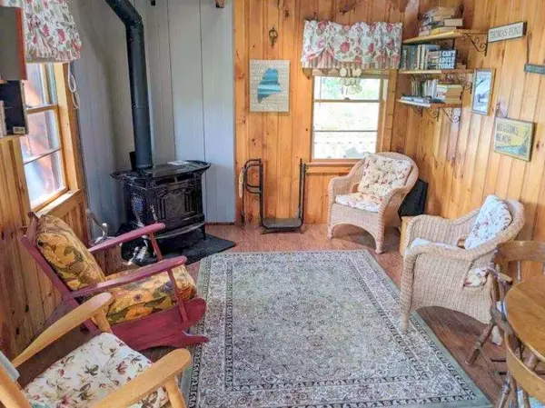 Raymond, ME 04071,54 Thomas Pond TER