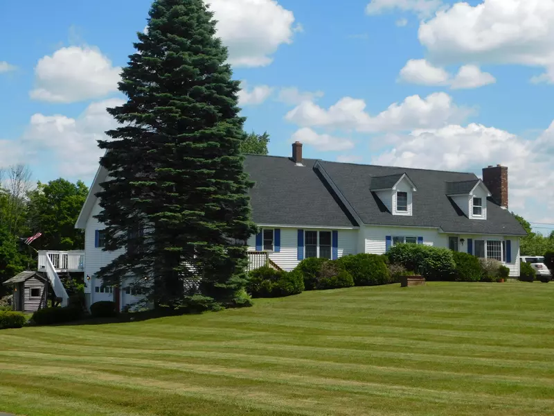 372 Beans Mill RD #372 374, Corinth, ME 04427