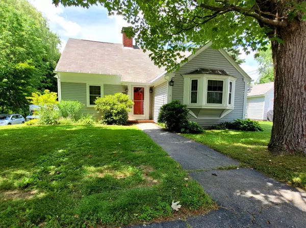 11 Winchester ST, Fairfield, ME 04937