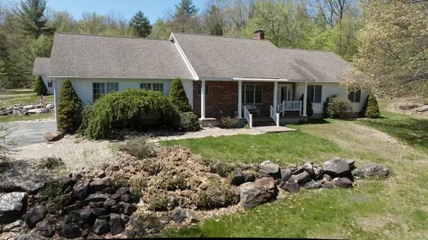 871 Morrills Mill RD, North Berwick, ME 03906