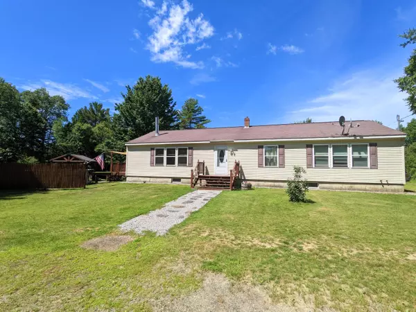 32 Cooley RD, Washington, ME 04574