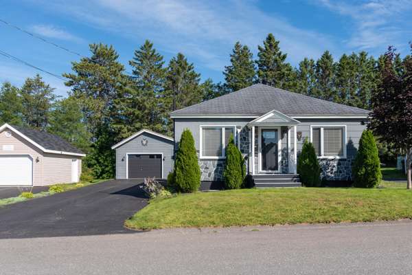 164 Mountain View AVE, Madawaska, ME 04756