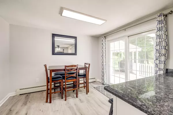 Kennebunk, ME 04043,23 Ross RD