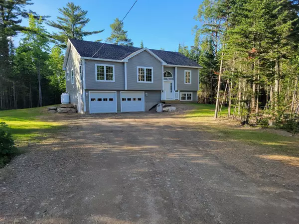 2067 Cedar Brook DR, Hermon, ME 04401