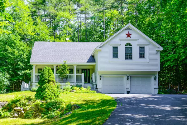 17 Granite RD, Naples, ME 04055