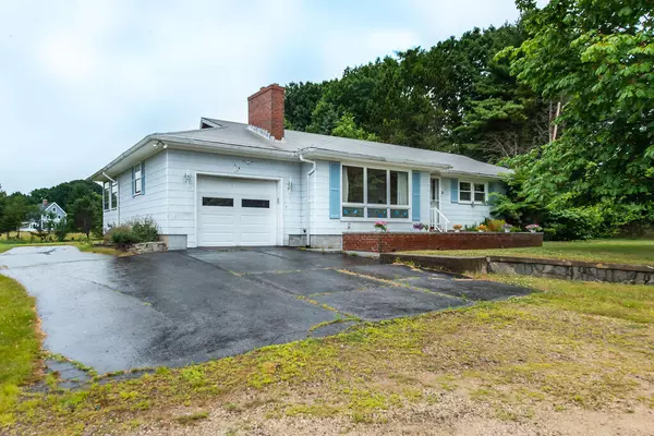 18 Trafton LN, Kittery, ME 03904