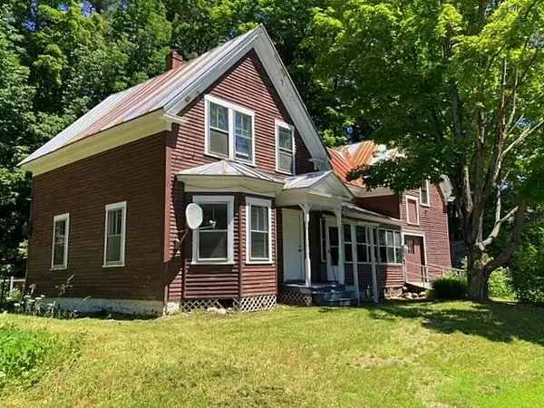 28 Davis CT, Wilton, ME 04294