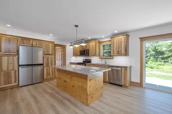 Hope, ME 04847,22 Alford Lake RD