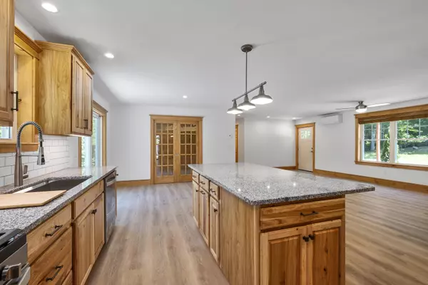 Hope, ME 04847,22 Alford Lake RD