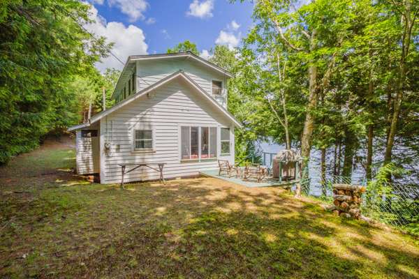 4 Togue RD, Belgrade, ME 04917