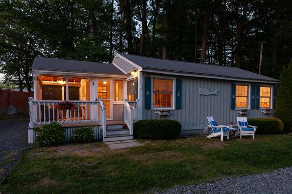 1627 Post RD #4, Wells, ME 04090