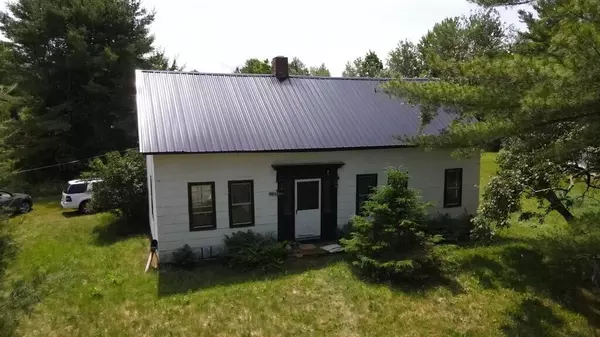 1942 Pushaw RD, Glenburn, ME 04401