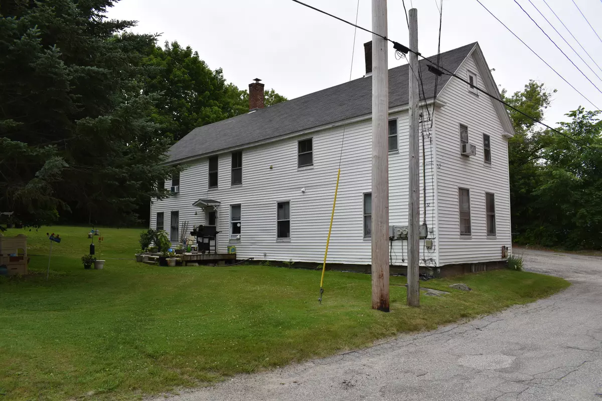 Winthrop, ME 04364,32 Clark ST