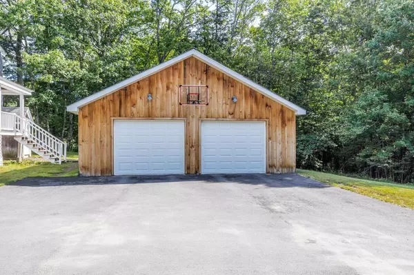 Freeport, ME 04032,2 Youngs LN