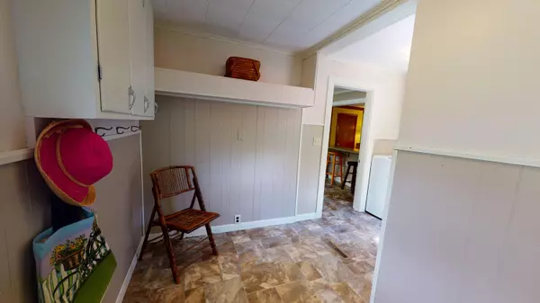 Winthrop, ME 04364,40 Birch ST