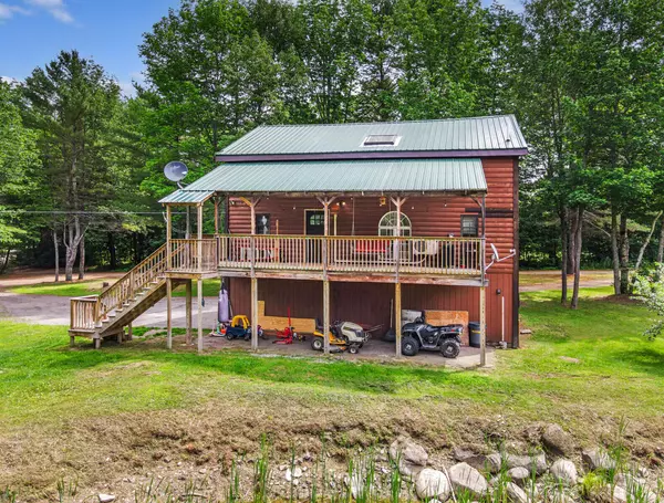 18 Fitzsimmons RD, Canaan, ME 04924