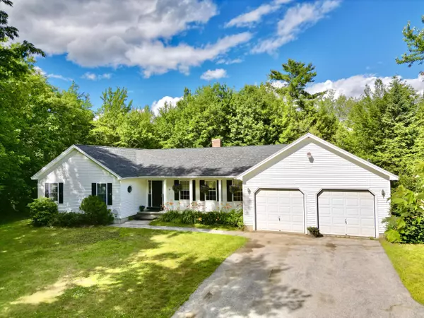 25 Evergreen DR, Hermon, ME 04401