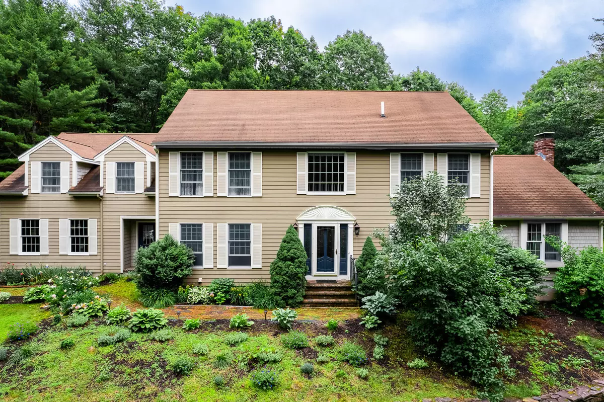 Waterville, ME 04901,8 Country WAY