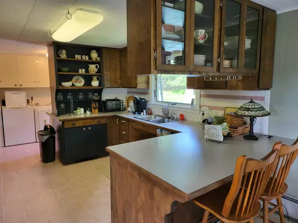 Presque Isle, ME 04769,117 State RD