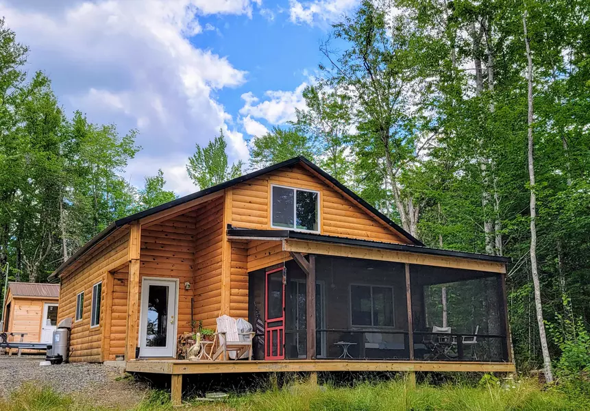 570/574 Horseshoe Pond RD, Brownville, ME 04414
