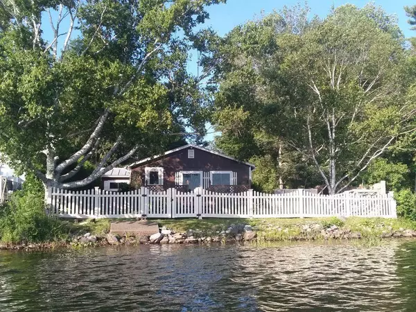 Liberty, ME 04949,93 Roberts Shore RD