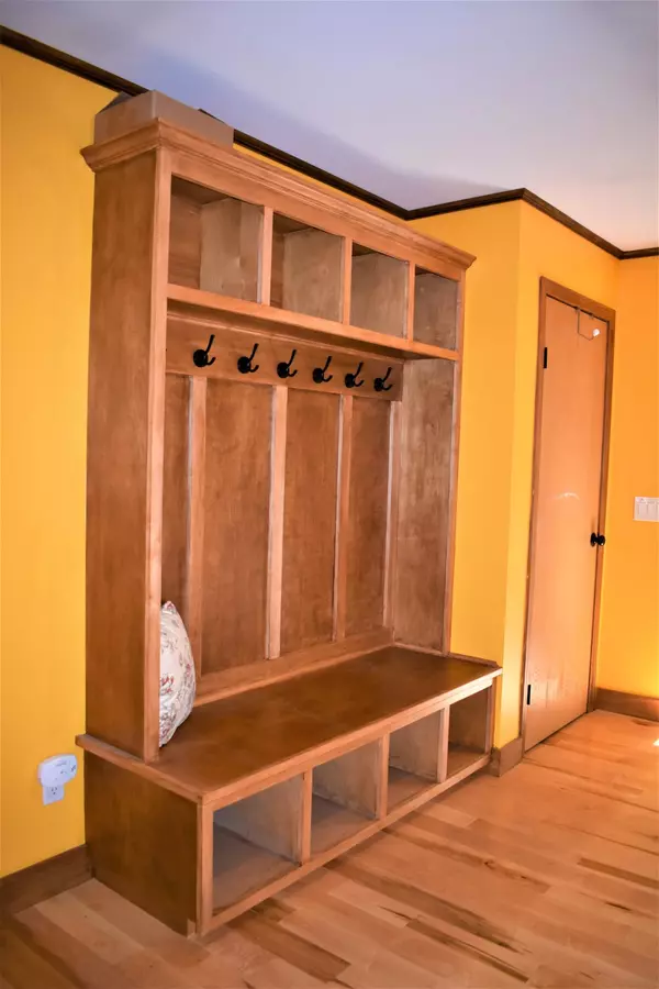 Poland, ME 04274,399 N Raymond RD