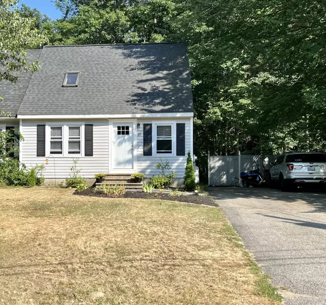 37 Skyline DR, Saco, ME 04072