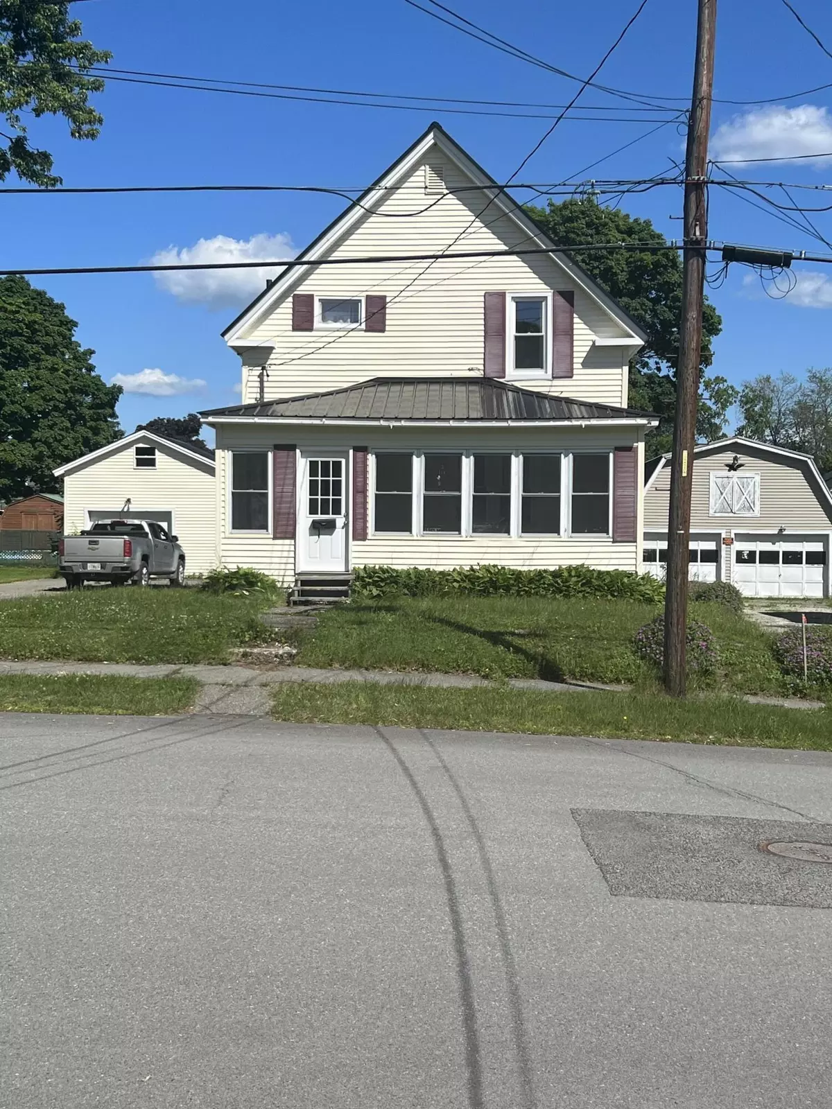 East Millinocket, ME 04430,11 Elm ST