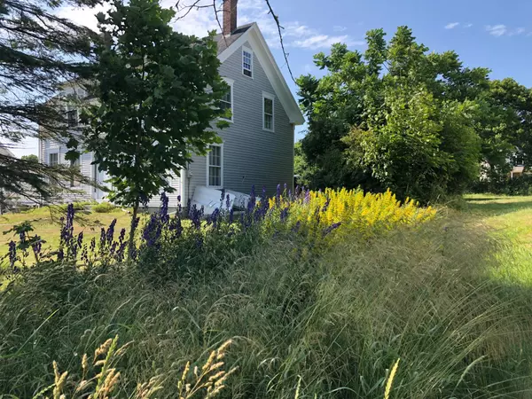 Vinalhaven, ME 04863,92 E Main ST