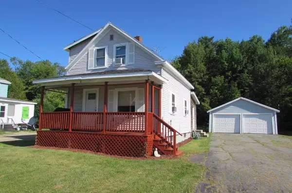 17 Lagrange RD, Howland, ME 04448