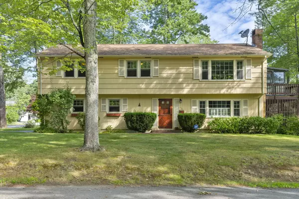 16 Heather RD, Portland, ME 04103