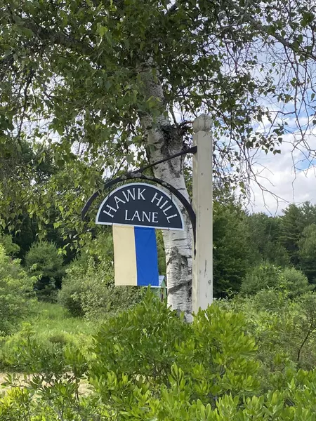 28 Hawk Hill LN, Freeport, ME 04032